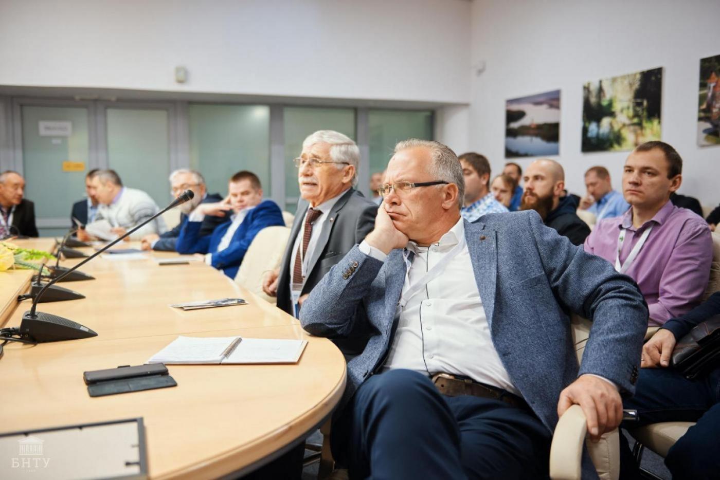 Фоторепортаж: второй день 16-го Европейского автомобильного конгресса